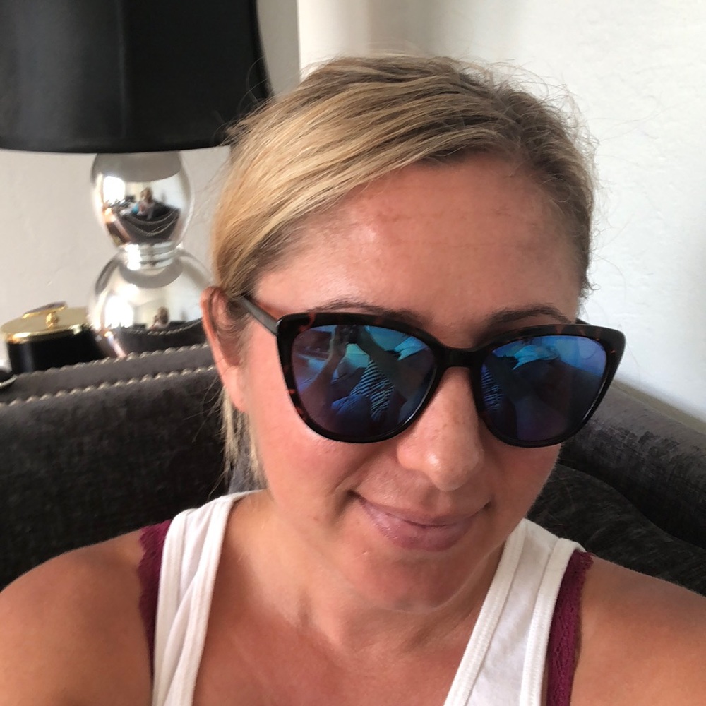 Meet your Posher, Carley